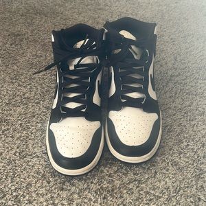 Used high top Nike dunks